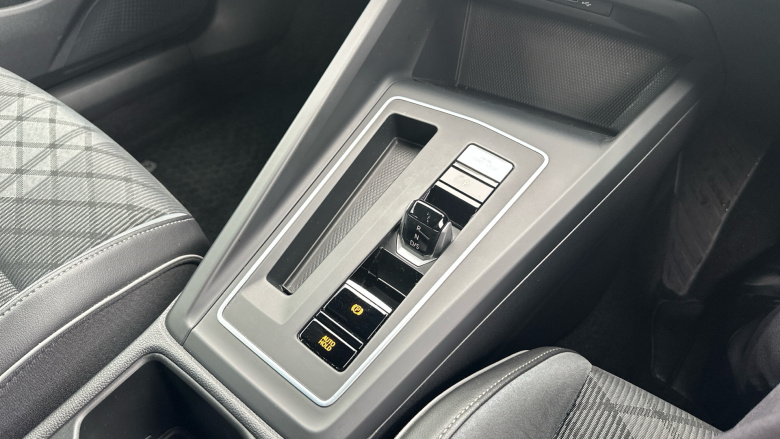 Volkswagen Golf 1.5 eTSI R-Line 5dr DSG Petrol Hatchback